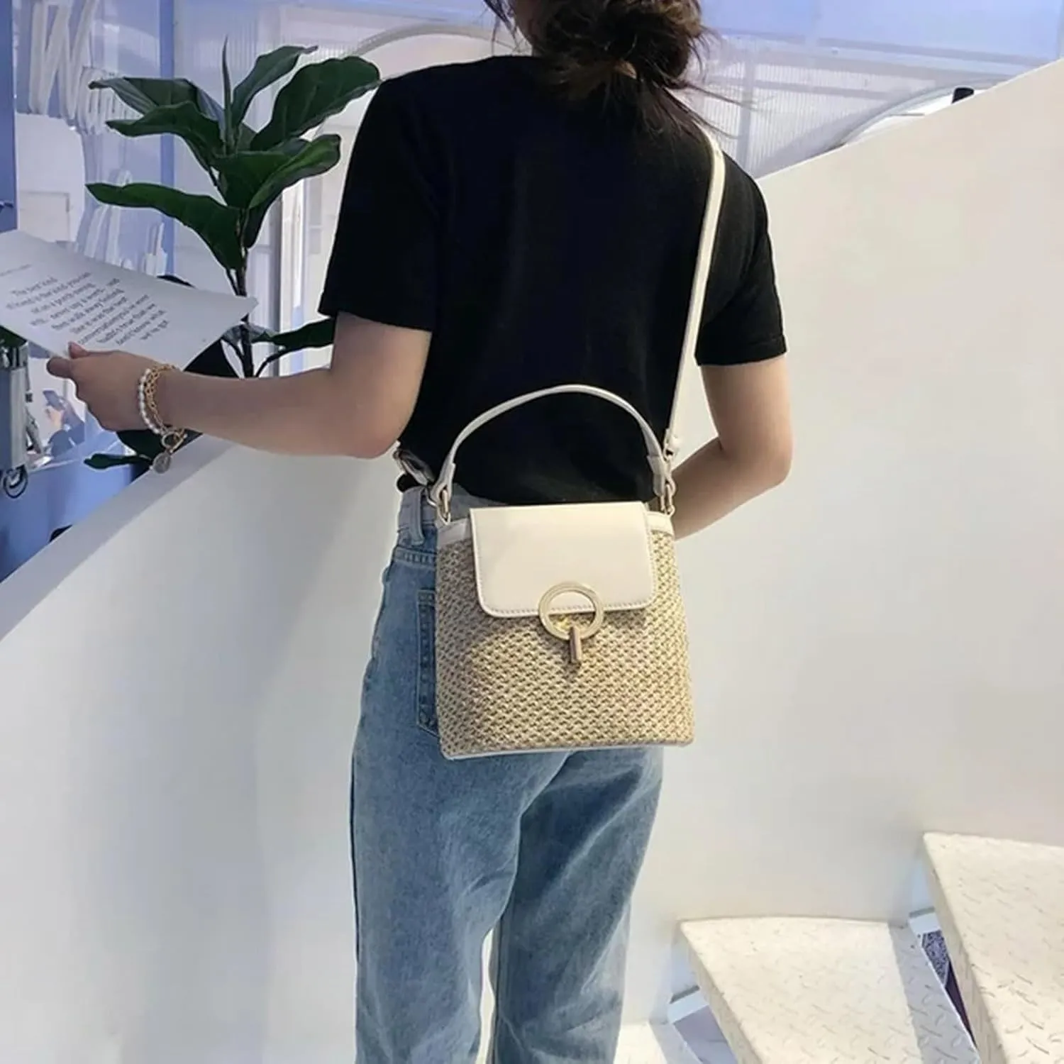Beach Tote Bag Purse Straw Woven Strawberry Crossbody Shoulder Bags For Girls Outdoor Shopping Beach Travel Essential