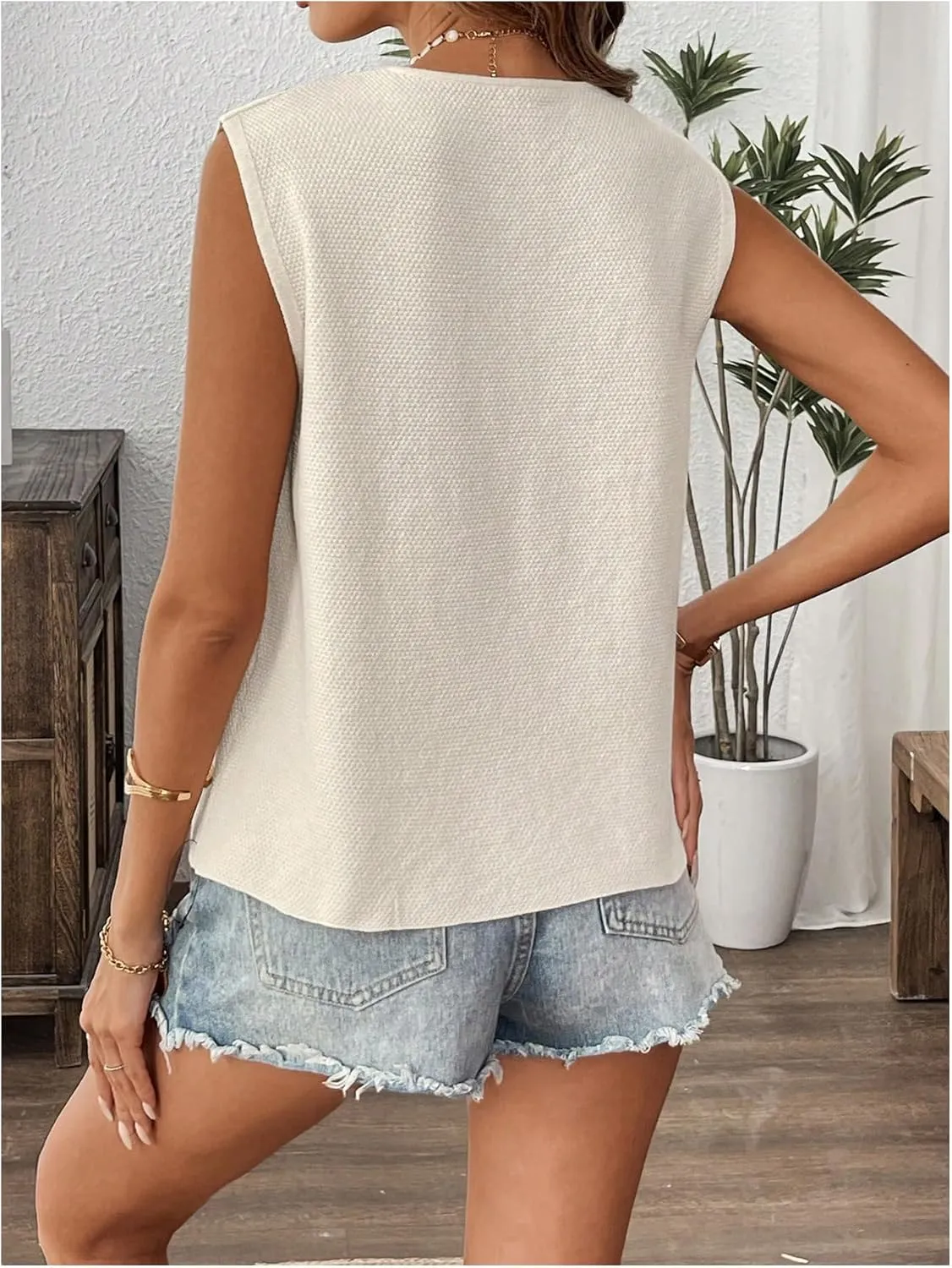 GORGLITTER Women's Bow Tie Front Tops Boho Sleeveless Knit Vests Cardigan Summer Spring Going Out Tops