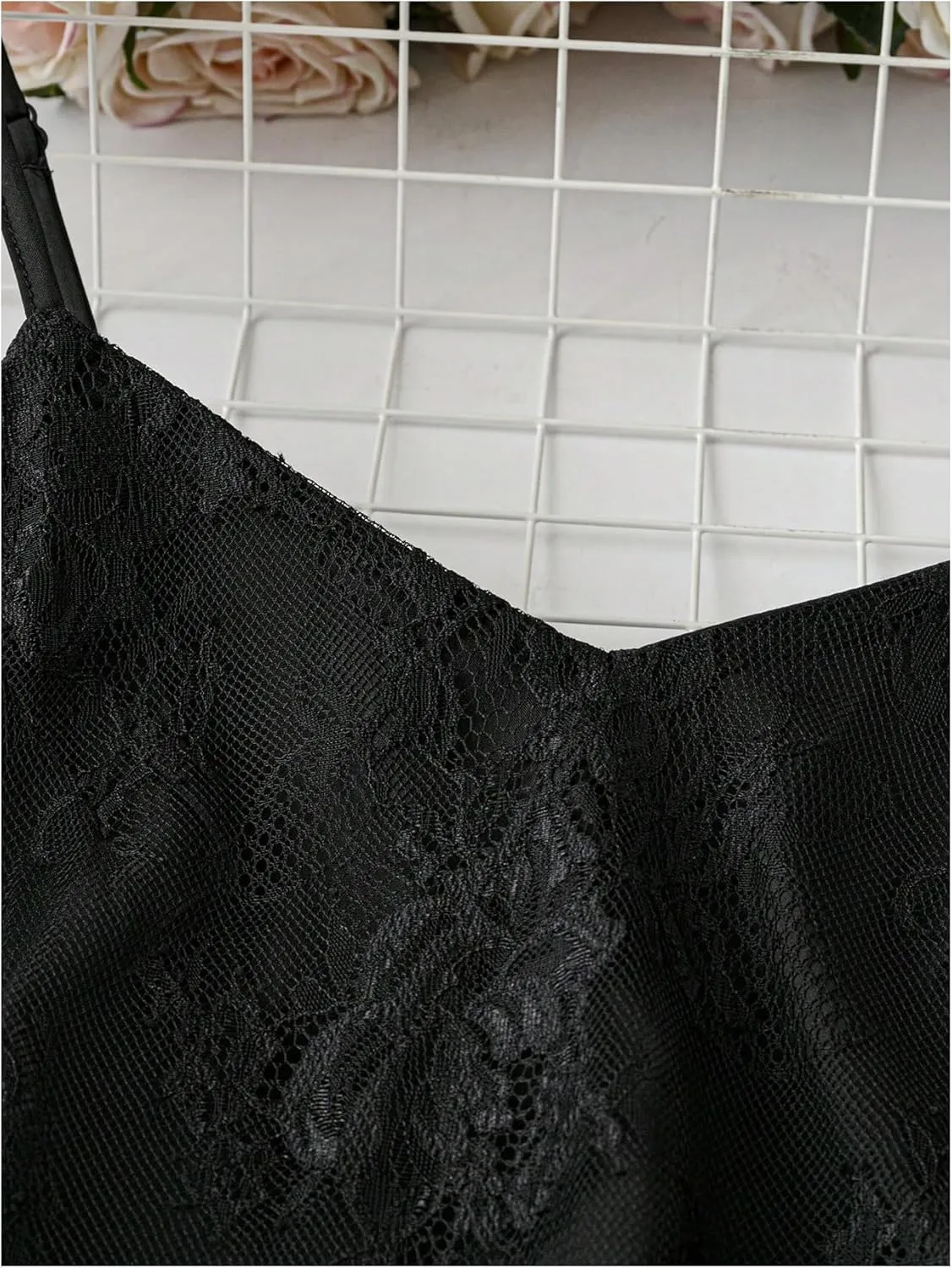 MakeMeChic Women's Floral Lace V Neck Camisole Spaghetti Strap Sleeveless Y2k Tank Tops